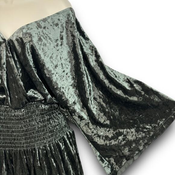 Skylar + Madison Green Velvet Velour Mini Dress Vneck Wide Sleeve Smocked Small - Picture 3 of 6